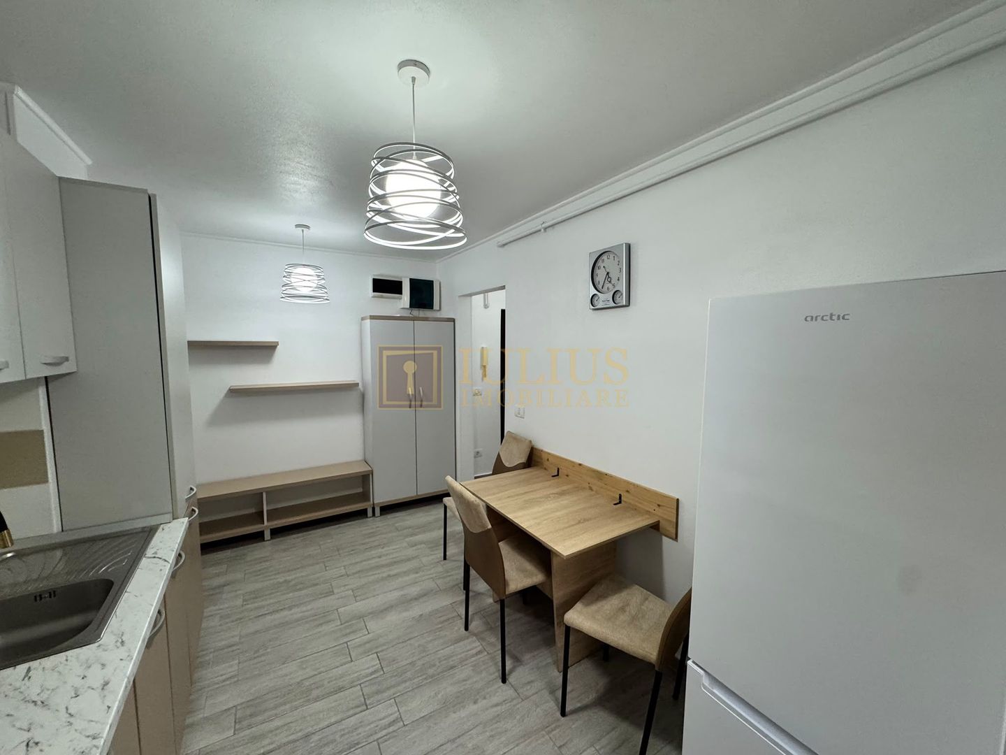 ARADULUI| 2 camere| etaj 1| centrala proprie| confort 1 - Poză 10