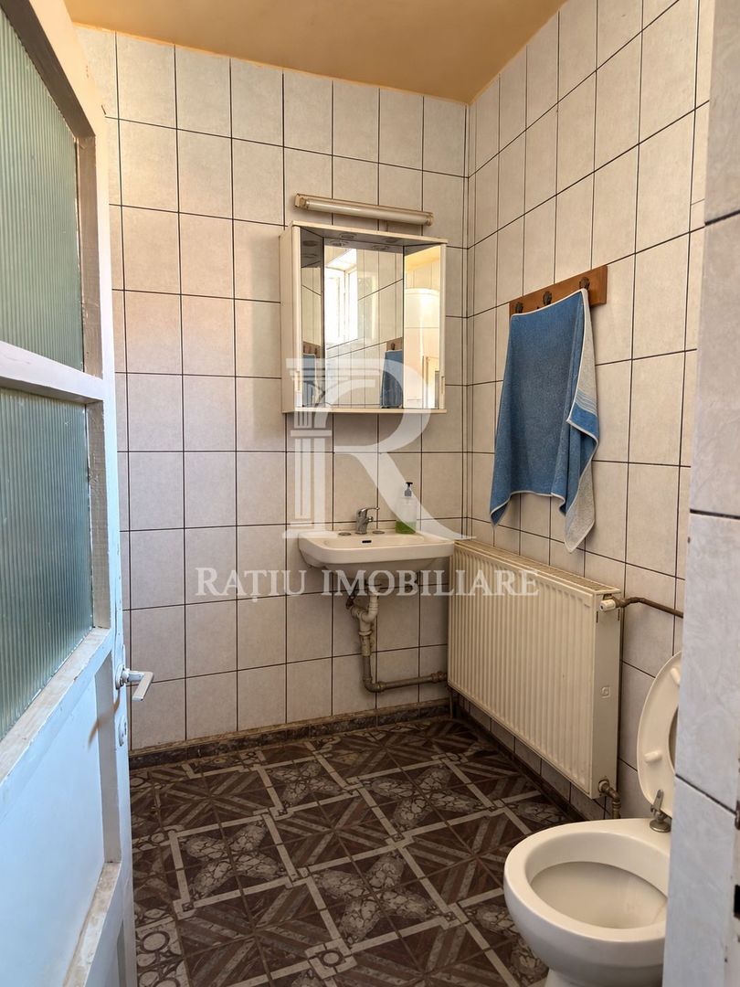 Casă cu spațiu comercial la stradă | Curte | Grădină | Oradea - Poză 12
