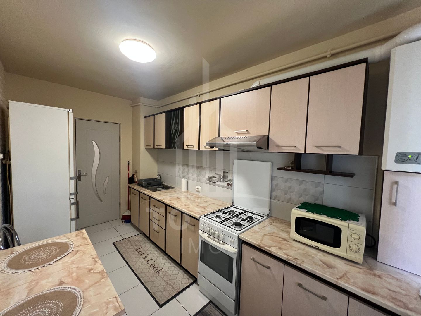 Apartament 3 camere, zona Lazaret – de închiriat - Poză 3