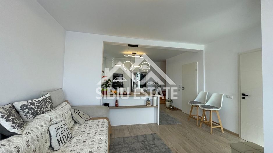 Casa cvadruplex de vanzare 4 camere, 2 locuri de parcare - Poză 17