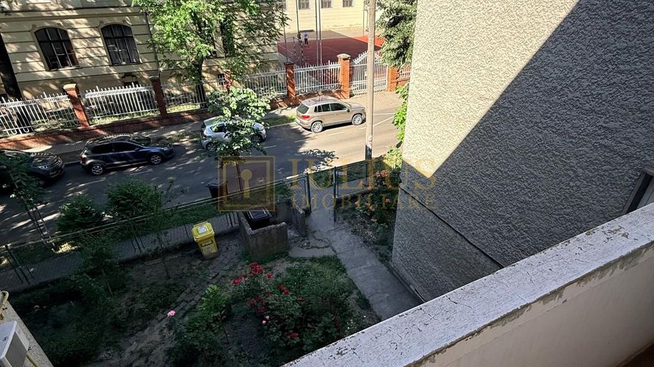 2 camere| vis a vis de Liceul Loga| zona superba, linistita| centrala proprie| - Poză 13