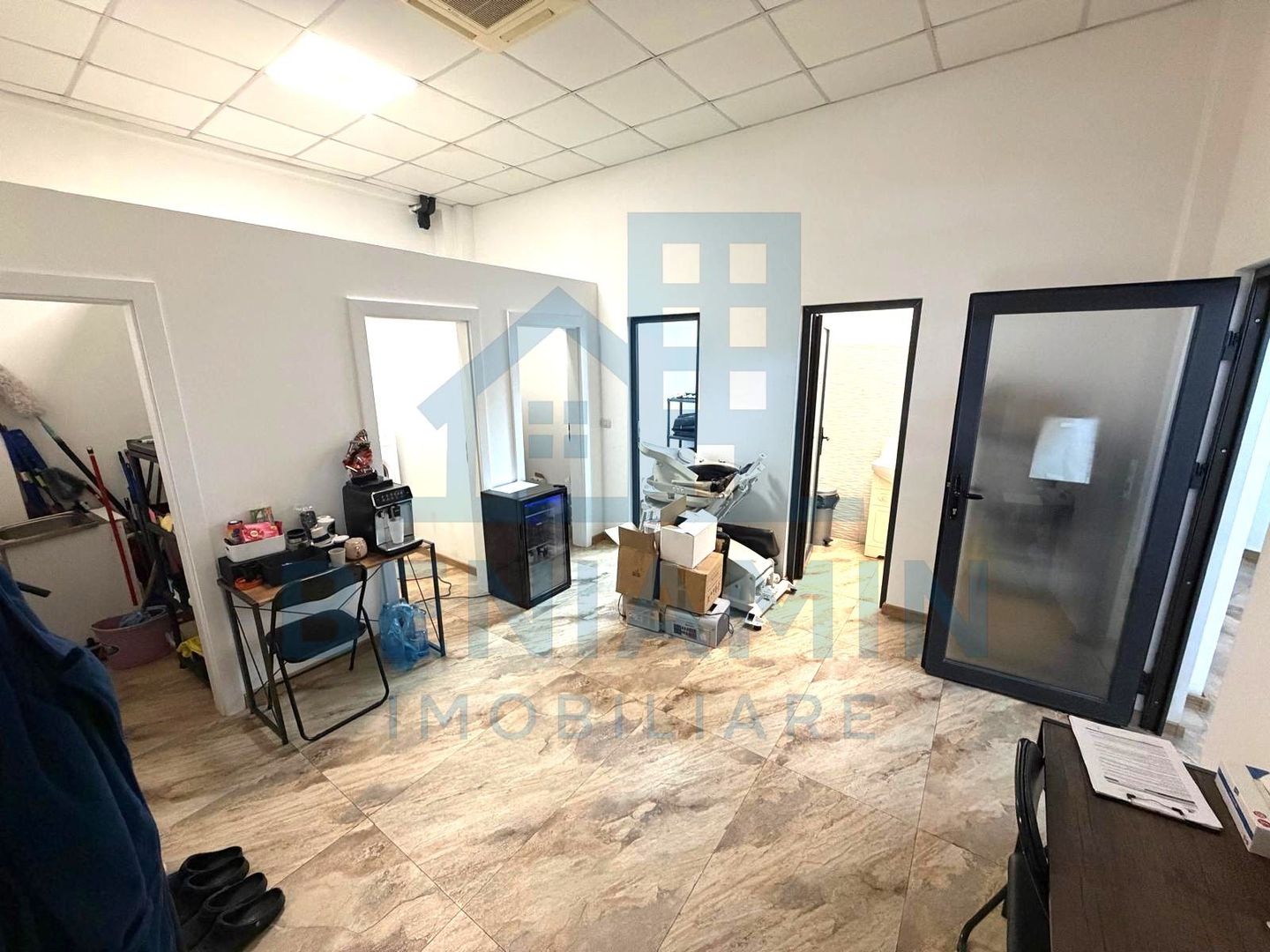 Spatiu comercial pe Bulevardul Decebal - Rovine - Helmat 100mp - Poză 4
