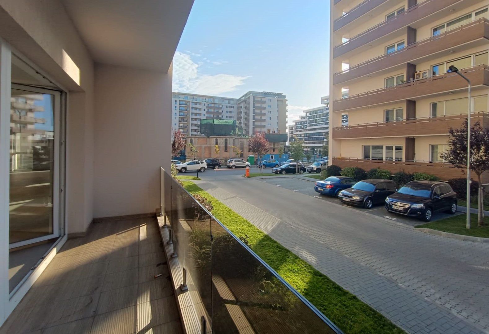 Inchiriem spatiu comercial 202 mp zona Coresi - Poză 6