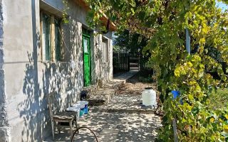Casă construită în 1975, teren 450 mp, Sarca - Poză 5