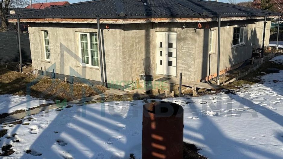 Casă de vânzare în zona Bucium, teren 946 mp, grădină și foișor - Poză 1