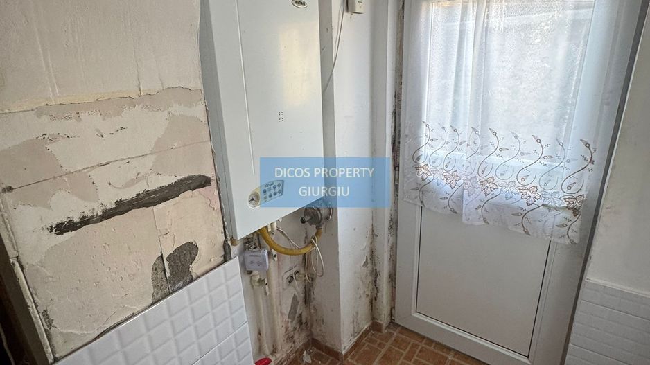 De Vânzare - Casă, Strada Griviței - Poză 5