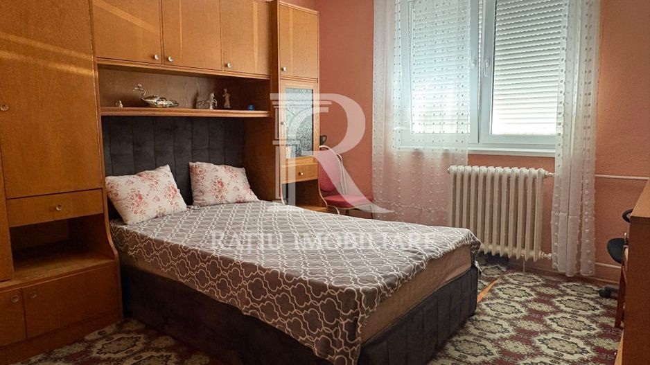 Apartament cu 3 camere | Etaj 1 | Bulevardul Dacia | Oradea - Poză 1