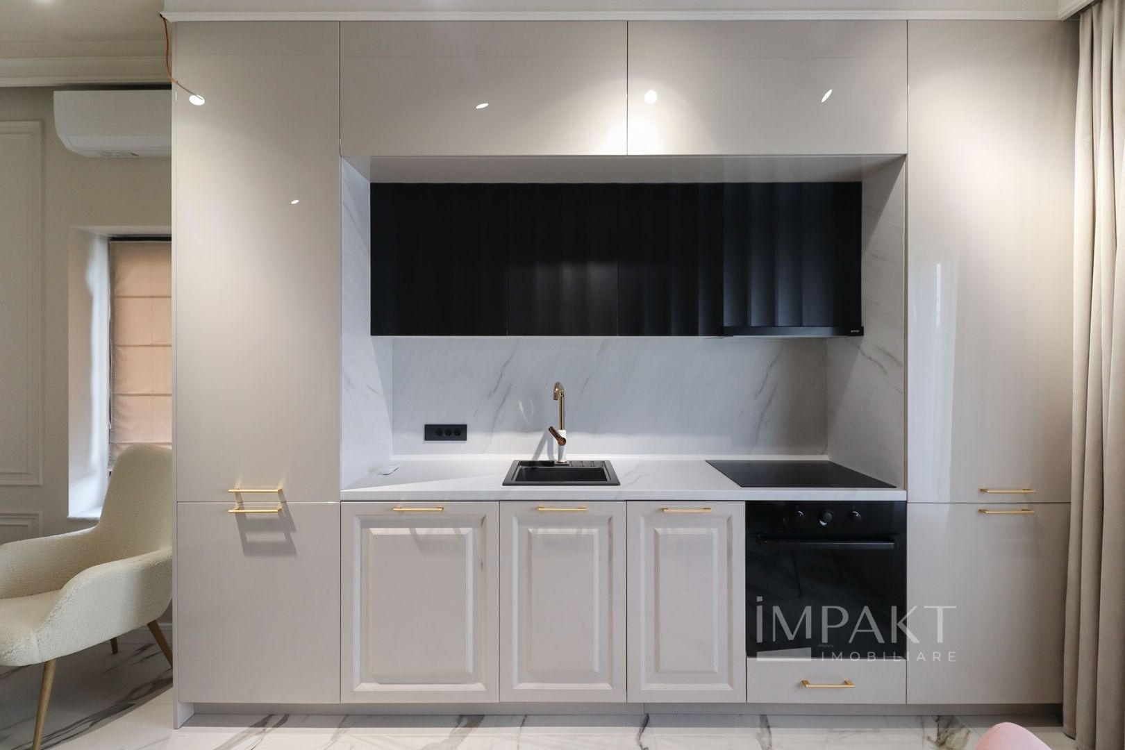 Oportunitate investitie! Vanzare casa cu 3 apartamente in Europa! - Poză 27