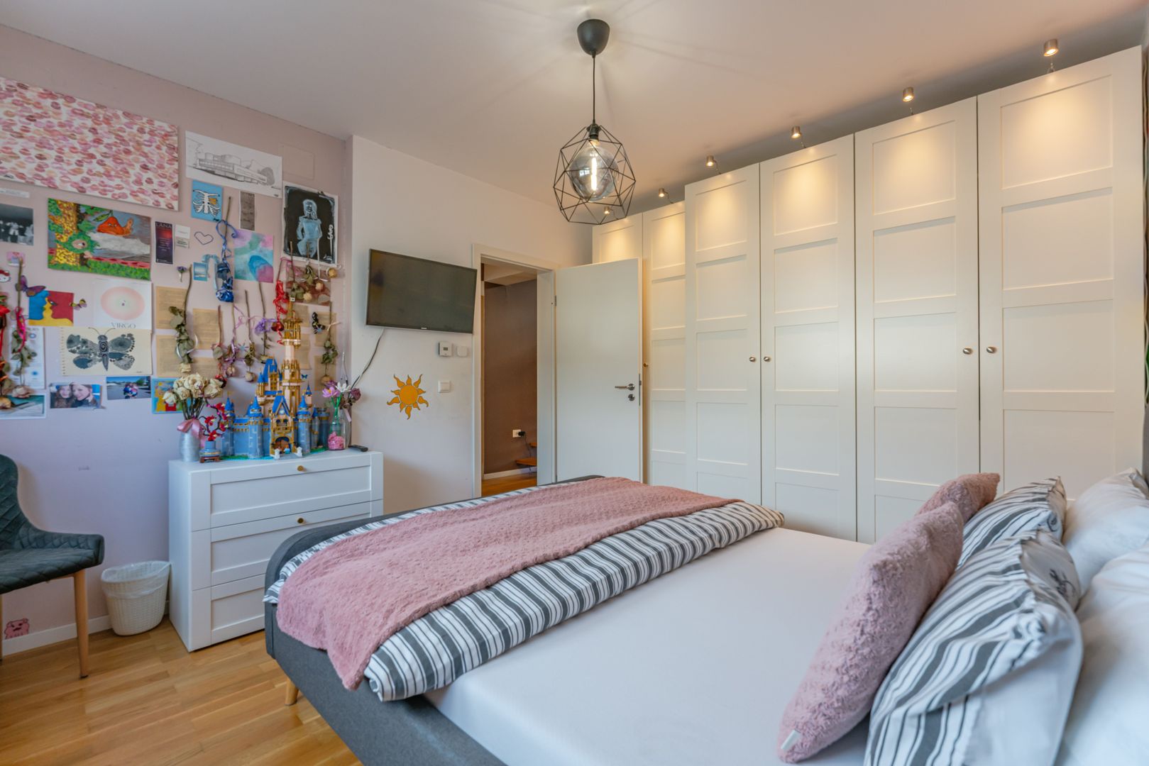 Casa mobilata utilata cartier Izvor Tarlungeni Brasov - Poză 16