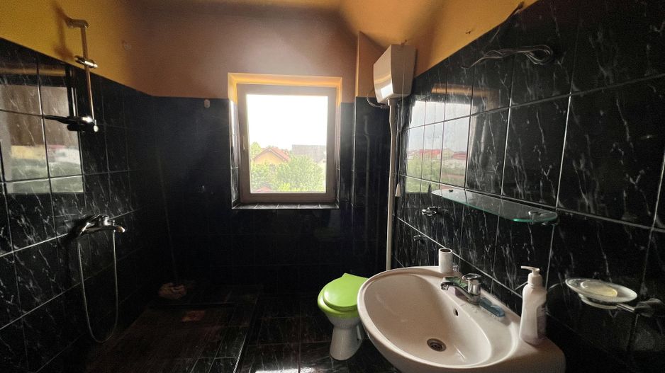 SPATIU CU MULTIPLE DESTINATII - Poză 8