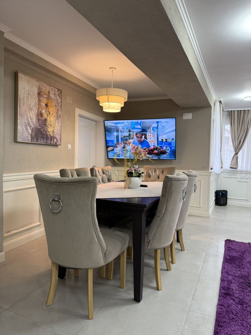 Casă spațioasă în Varias, împărțită în două unități cu acces separat - Poză 3