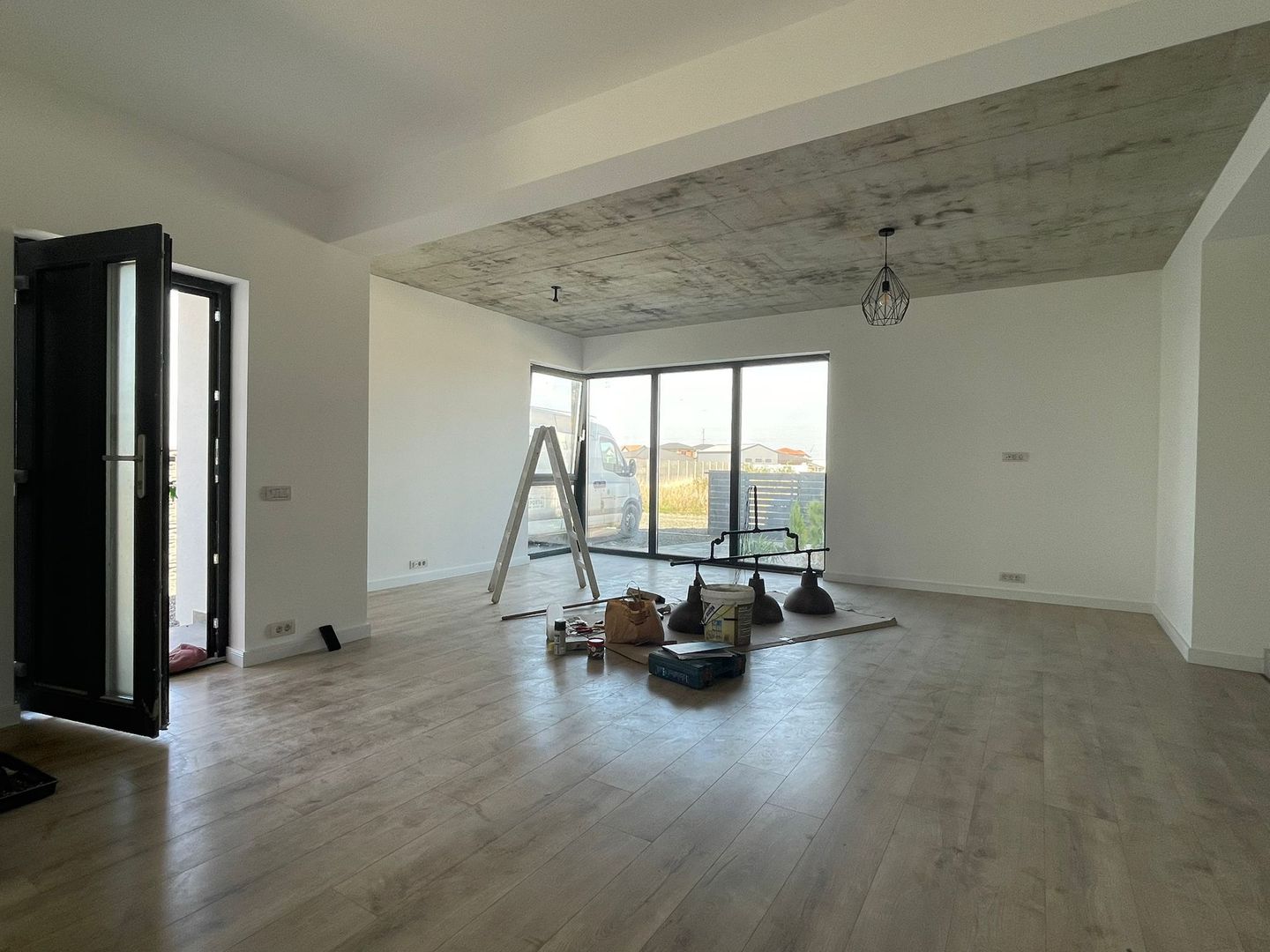 Duplex cu arhitectura deosebita - Mosnita Noua - Poză 4