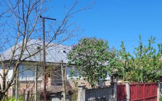Casă de vânzare în URIU - 1400 mp teren . - Poză 2
