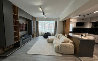 De vânzare – Apartament 4 camere, 102 mp, zona Bazar - Poză 1