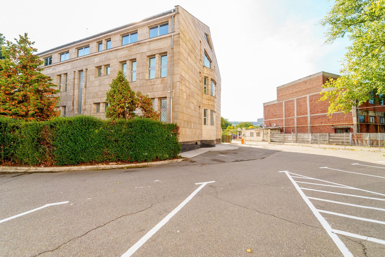 Spațiu pentru sediu firmă în clădire de birouri. - Poză 8