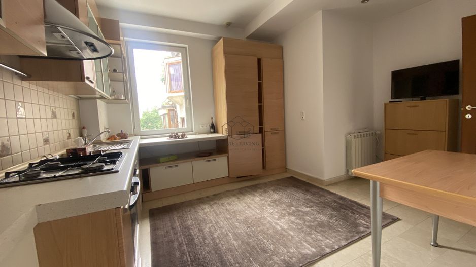 APARTAMENT SPATIOS CU 3 CAMERE LA INCHIRIERE IN ZONA PRIMAVERII - Poză 9