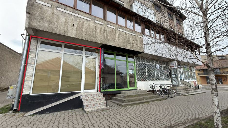 Spațiu Comercial Stradal 30 mp/Trafic Intens Auto și Pietonal/C.A.Române - Carei - Poză 1