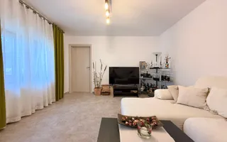 Casa renovata integral | acces auto in curte | Centrala proprie - Poză 12