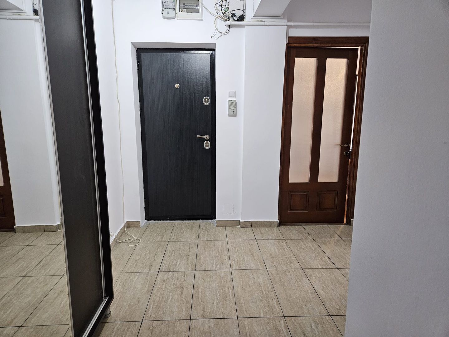 Inchiriere apartament 2 camere, Exercitiu, stradal - Poză 2