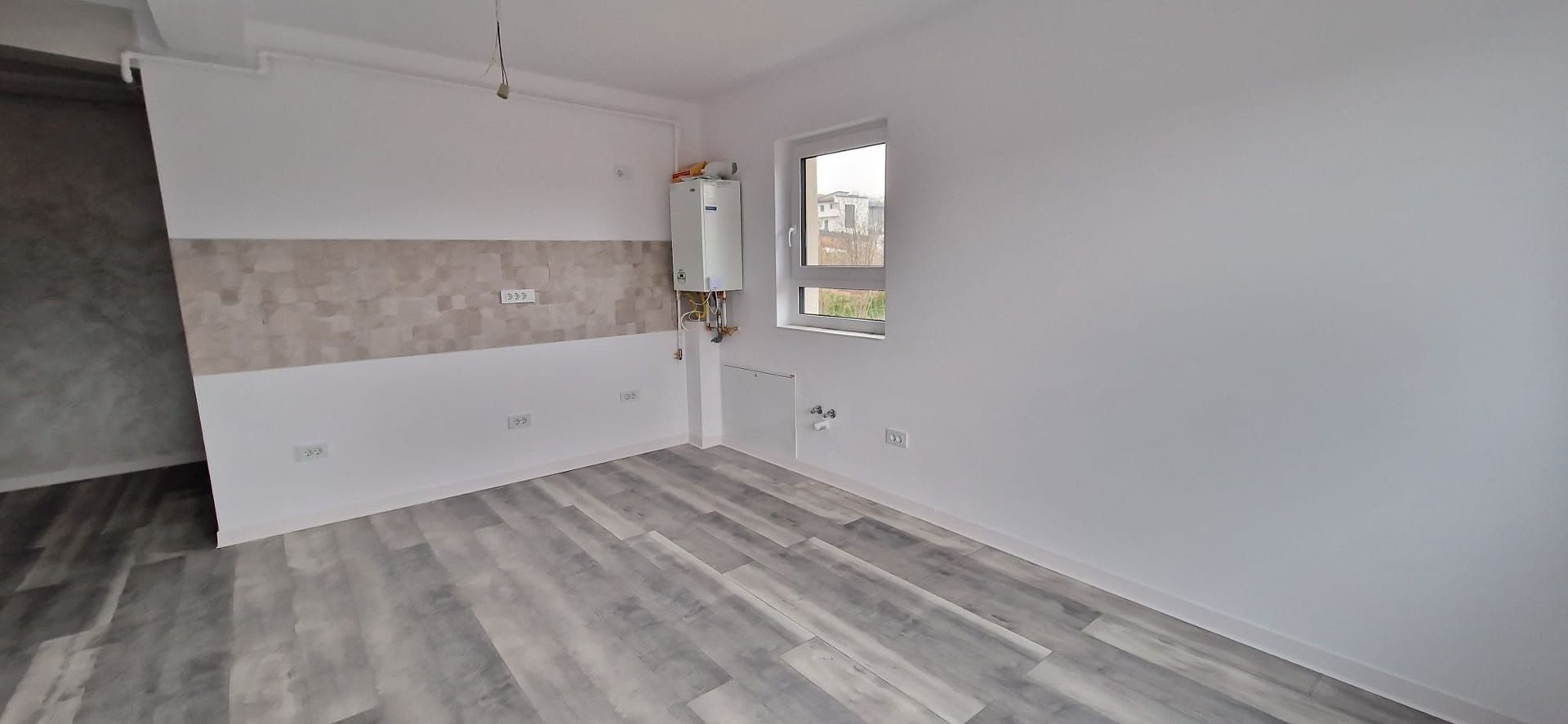 INTABULAT! Ap. 2 camere SD 84000 euro cu TVA si cu loc parcare inclus - Poză 1