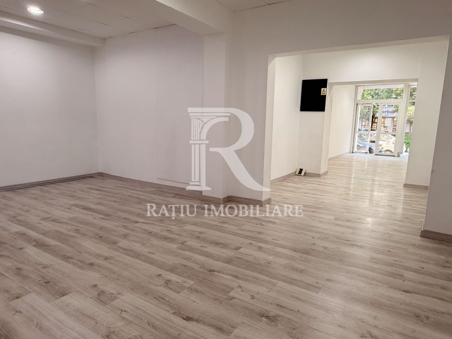 Spațiu comercial de închiriat | Bulevardul Dacia | Oradea - Poză 7
