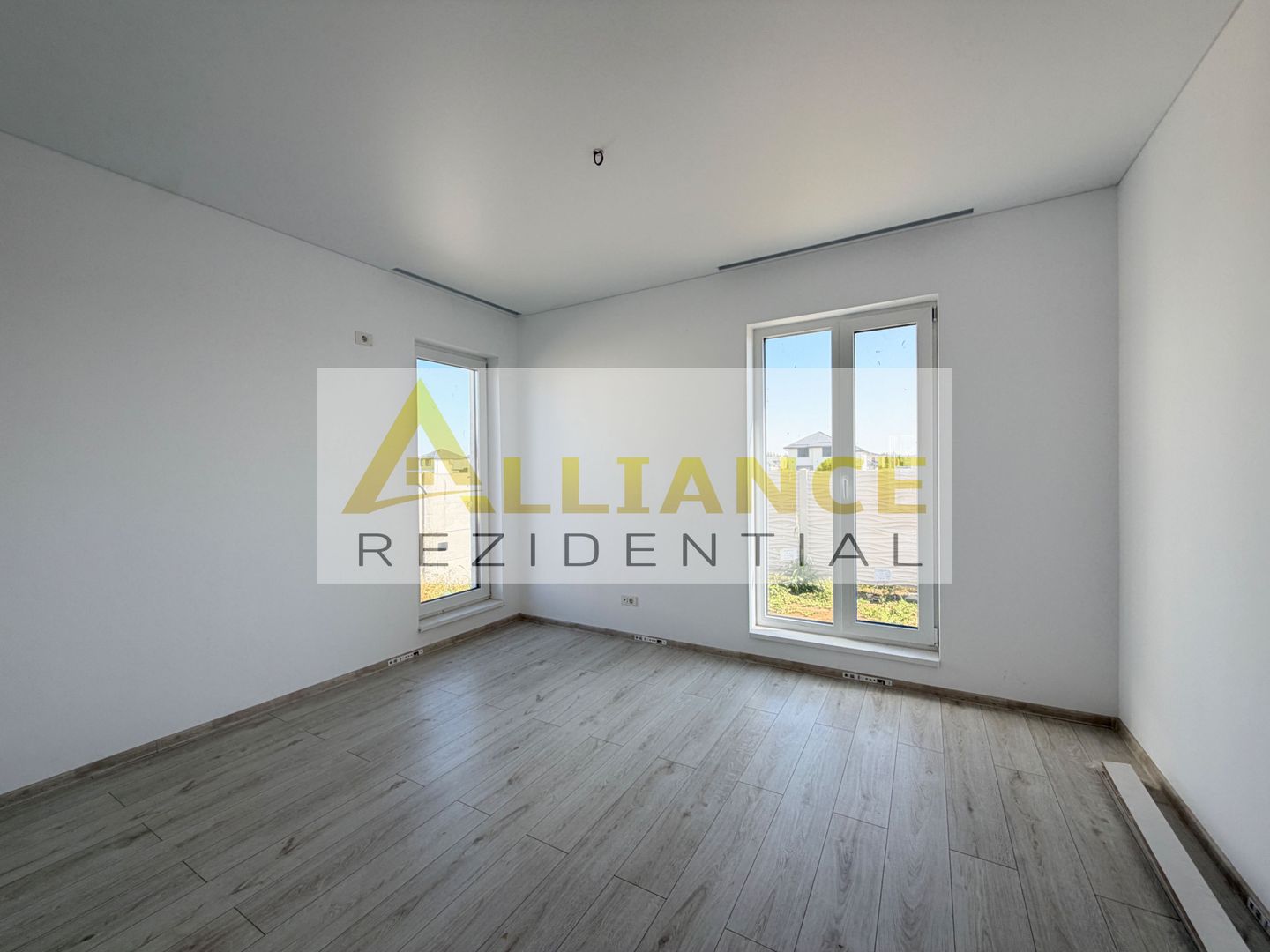 CASA PE PARTER IN BERCENI – TEREN 500 MP – ANSAMBLU ASFALTAT - Poză 8
