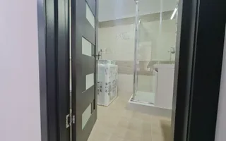 Apartament nou, mobilat și utilat - 3 camere, 2 bai și curte - Poză 18