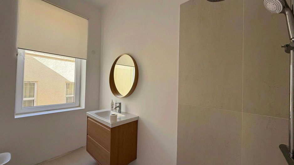 Vilă elegant renovata pentru business de prestigiu - Poză 14