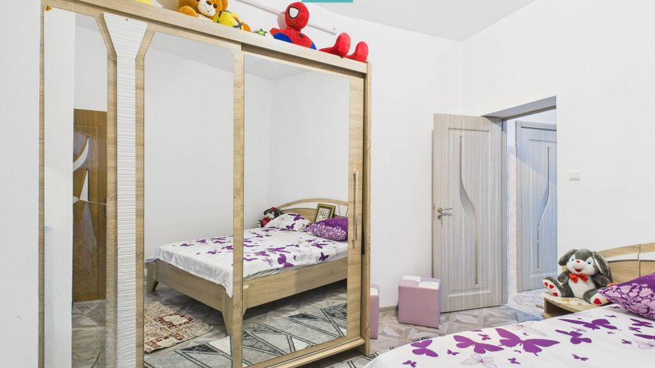 Două case, curte mare, lângă Castelul Huniazilor - Poză 5