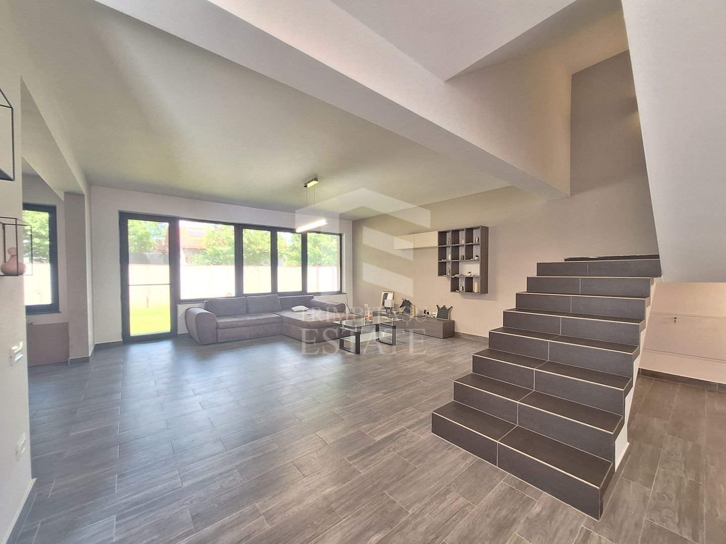 Duplex 4 cam 3 bai parcare&curte Prelungirea Ghence str. Maracineni - Poză 3