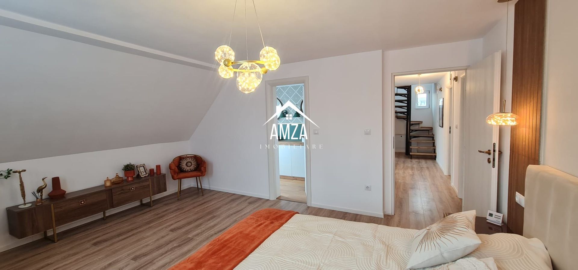 Vila spațioasă și elegantă de vânzare la intrarea în cartierul Turnișo - Poză 13