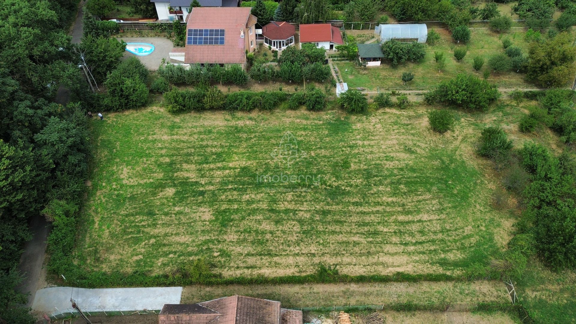 Vanzare teren 1000 mp, liniste si aer curat - Poză 2