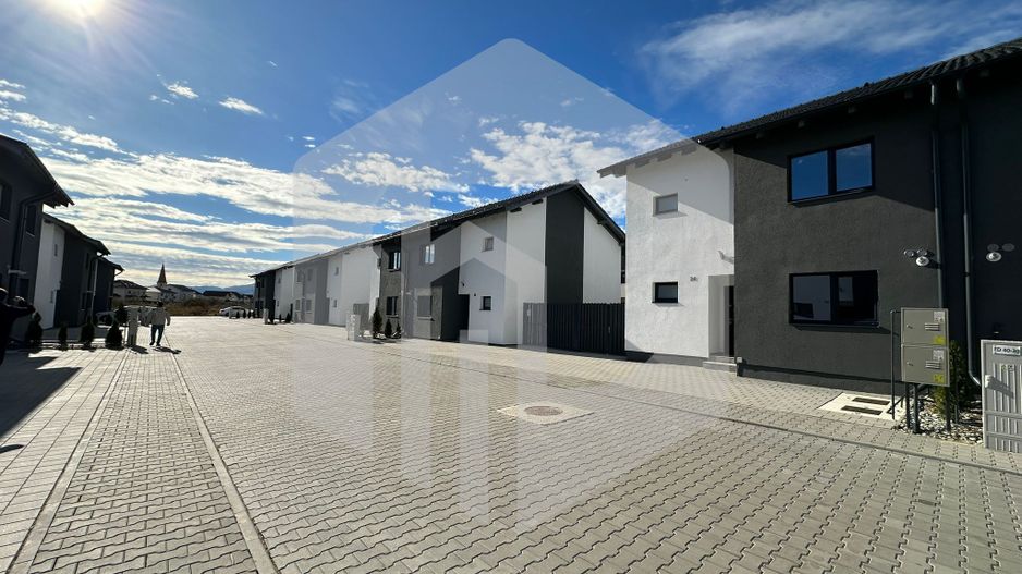 Duplex 4 camere - La Alb - Intabulat - Selimbar -Intabulat - Poză 1