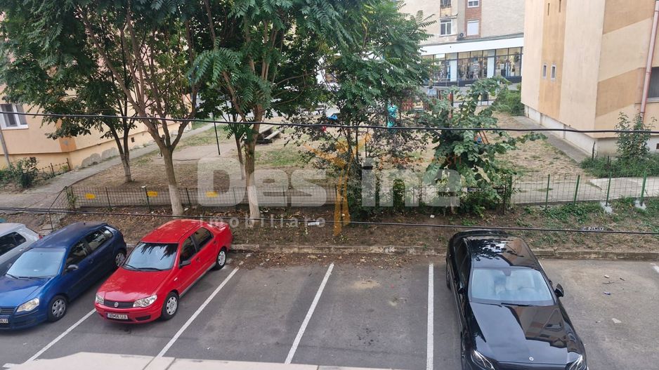 Apartament frumos  ultra central - Poză 1