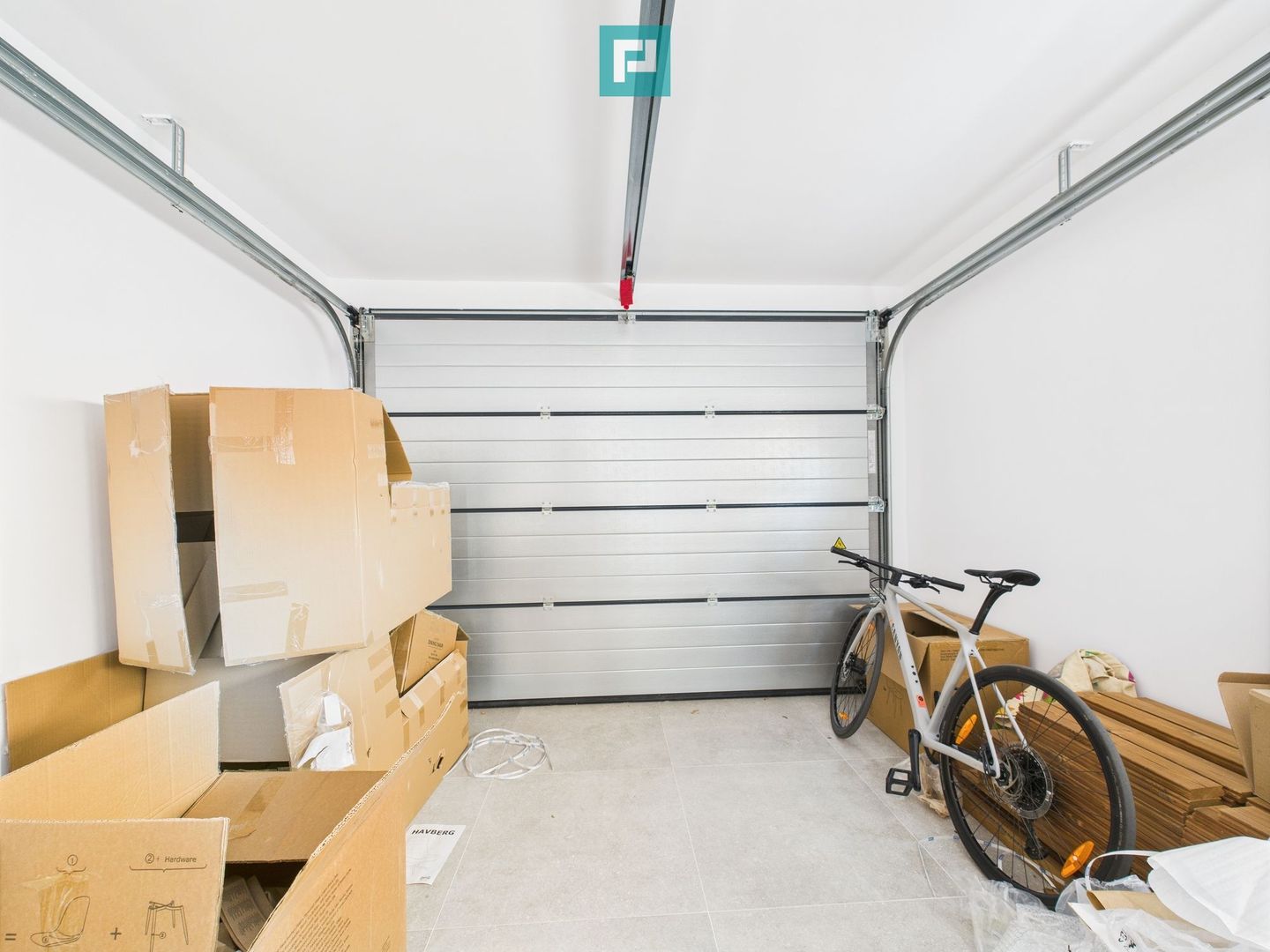 Casă modernă și elegantă, mobilată și utilată - Poză 23