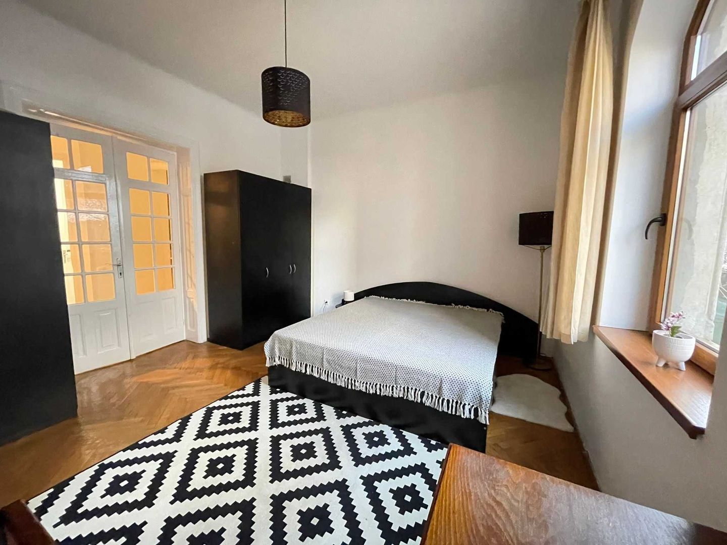 Apartament 2 camere în vilă cu grădină - Poză 1