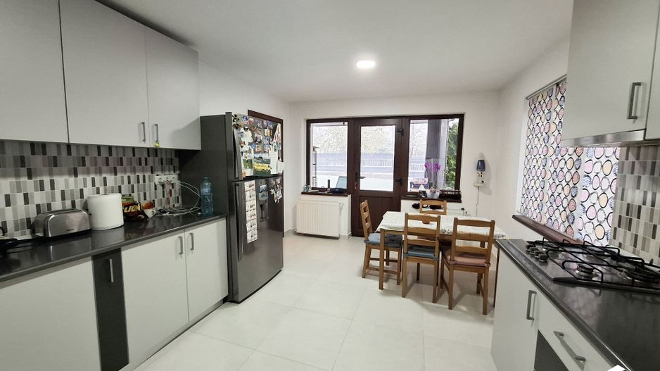 Casa P+1E+M, cu 5 camere, Cocosesti - Poză 7