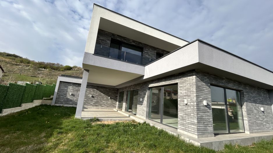 Casă modernă de vânzare Baciu – zona SunGarden - Poză 8