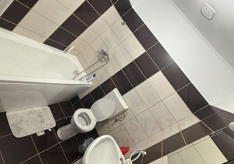 Apartament 2 camere decomandat etaj 1 zona Centrala - Poză 7