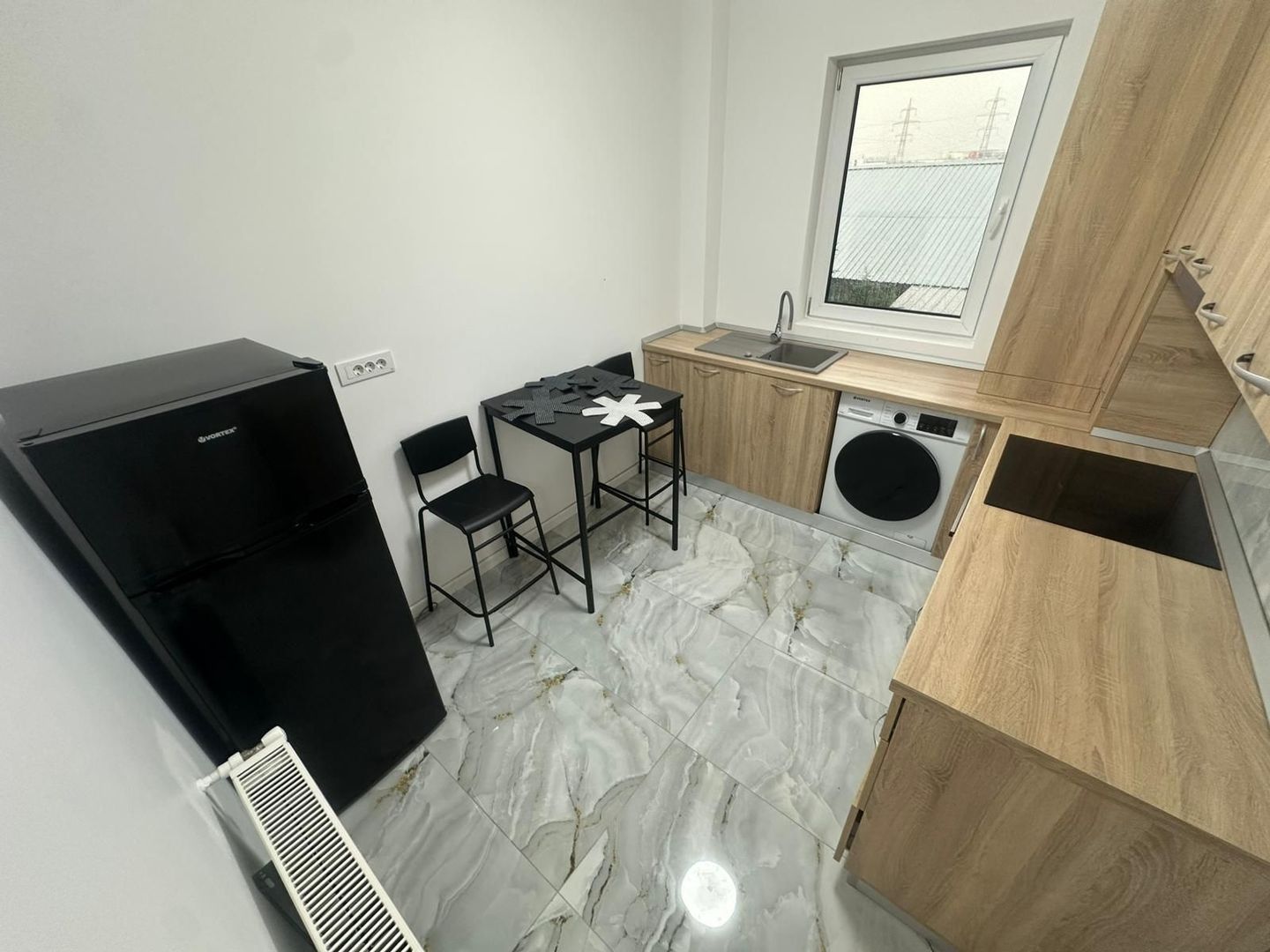 GARSONIERA - PARCARE INCLUSA, BUCATARIE NCHISA, CENTRALA PROPRIE - Poză 5