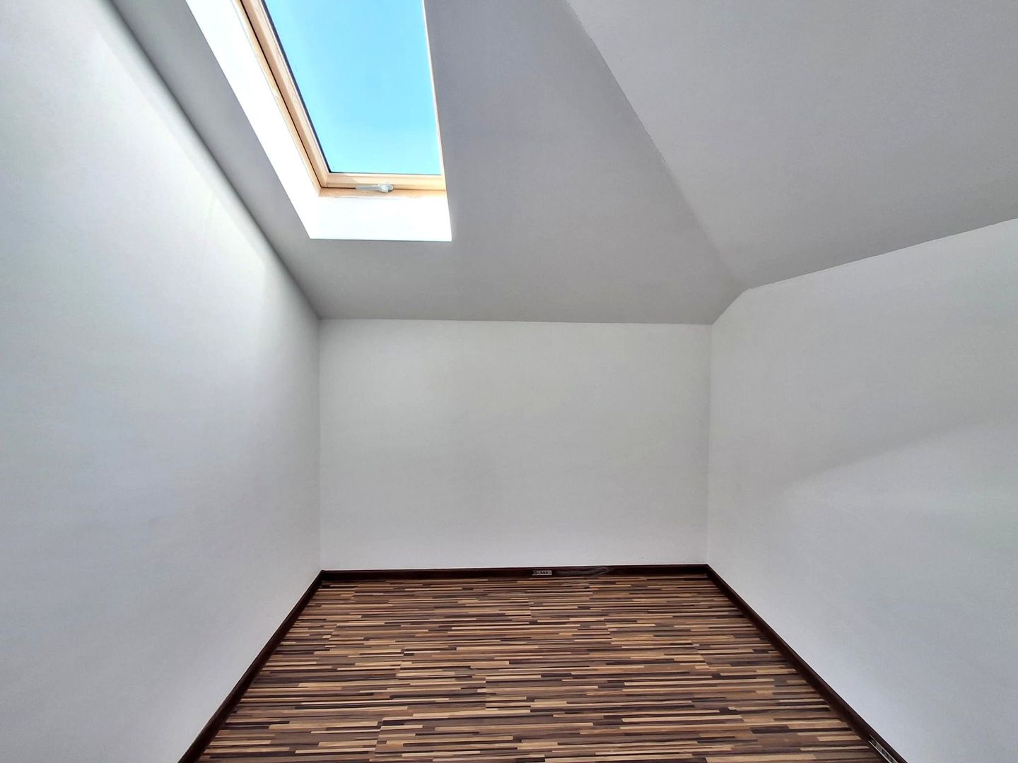 De Vanzare Apartament 4 camere  Militari  Residence - Poză 13