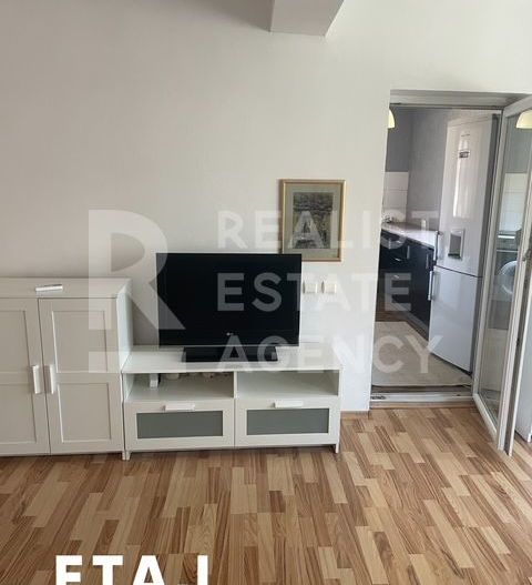 Vilă cu 7 camere de vânzare P+E+M in orasul Pantelimon - Poză 9