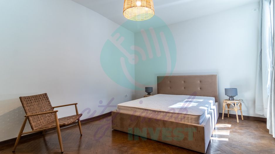 Vila interbelica AIRBNB "la cheie" - Poză 12