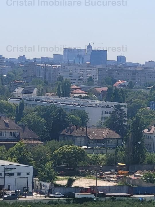 Vanzare Apartament 3 camere foarte generos, catre Casa Poporului - Poză 1