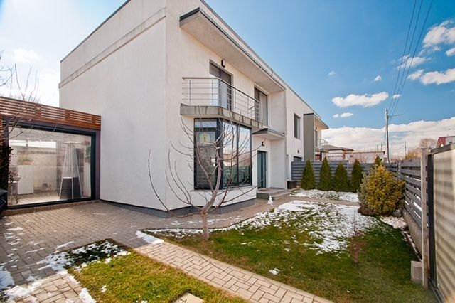 Casă modernă P+1 cu panouri fotovoltaice, complet mobilată și utilată – zona Met - Poză 1