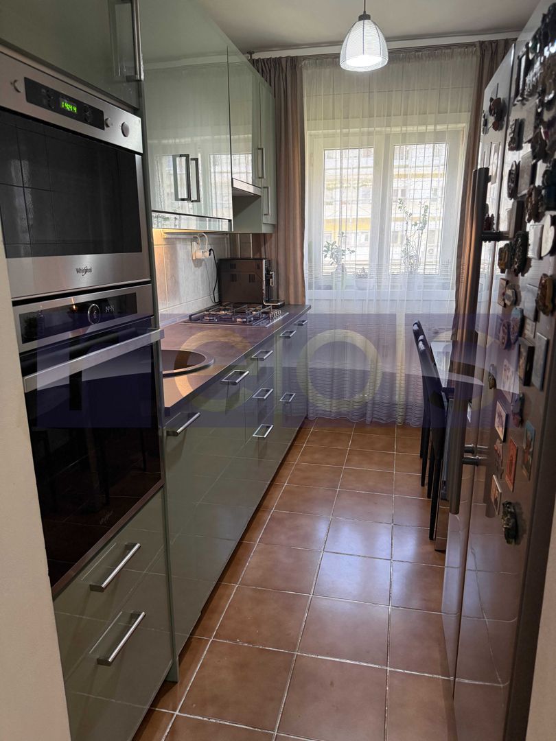 VANZARE APARTAMENT 2 CAMERE OZANA RENOVAT DECOMANDAT BLOC 1980 - Poză 4