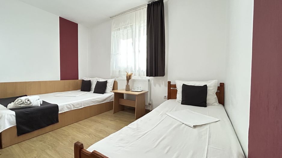 Afacere Turistică la Cheie | Pensiune 10 Camere | Eforie Nord - Poză 10