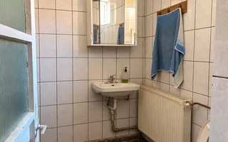 Casă cu spațiu comercial la stradă | Curte | Grădină | Oradea - Poză 12