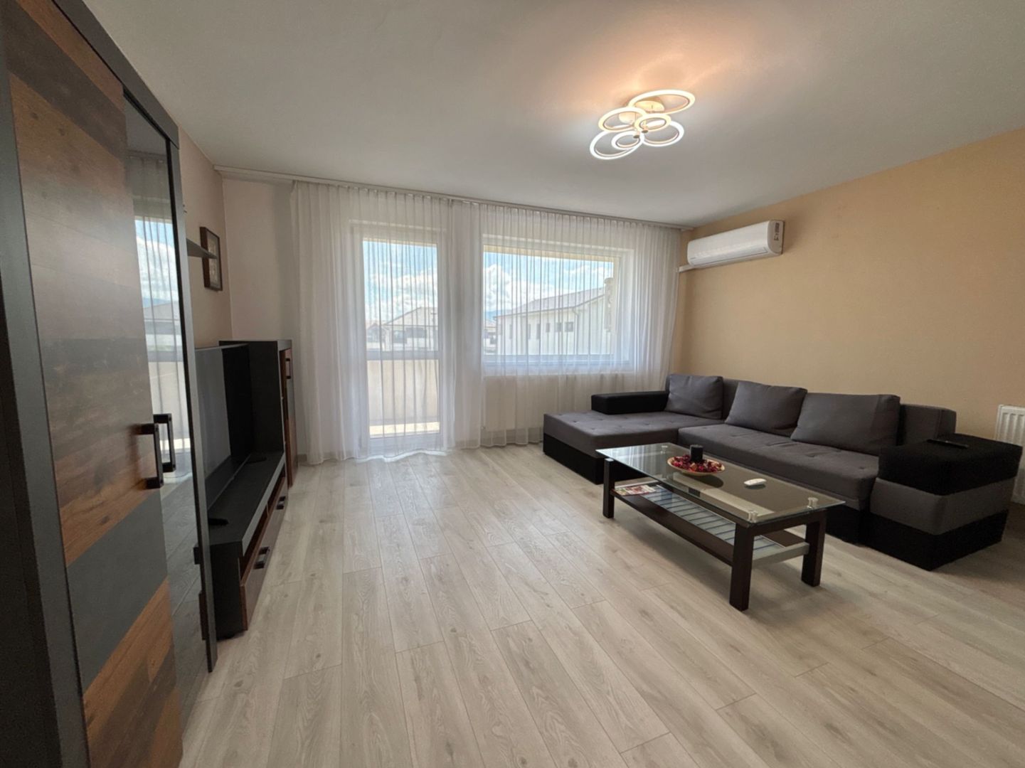 Apartament 3 camere cu BOXA, ETAJ 1 in Selimbar - Poză 3