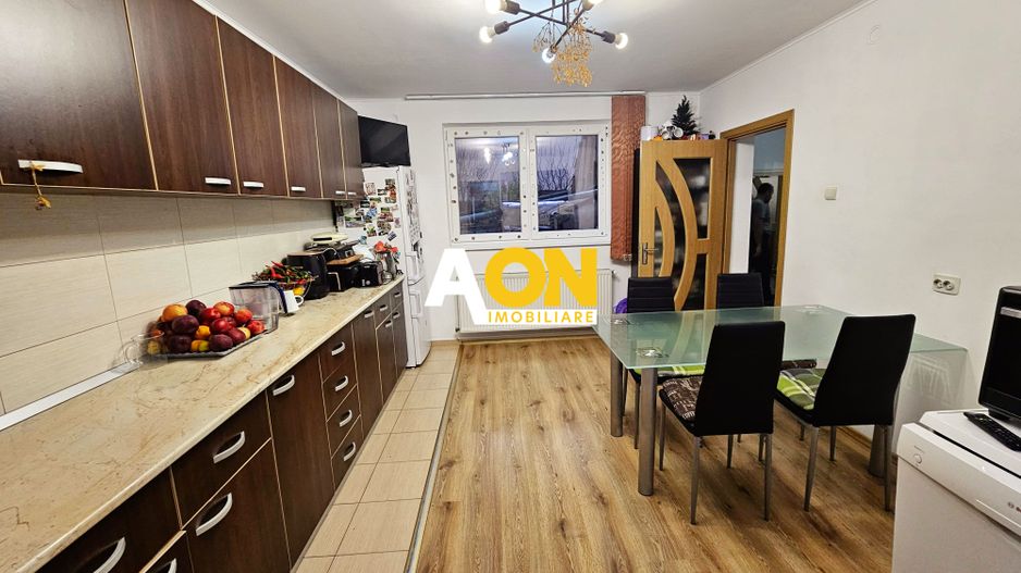 Casa cu doua corpuri, 5 camere, 1580 mp teren, Dealul Furcilor - Poză 9